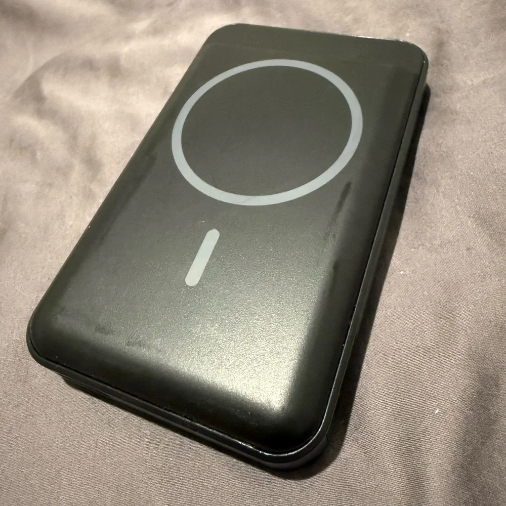 MagSafe Wireless Power Bank - Black